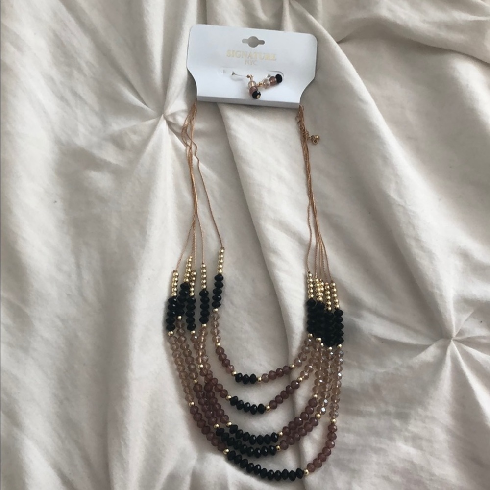Earring and necklace set